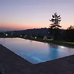 مزرعة للإقامة Relais La Torre Chiassa Superiore