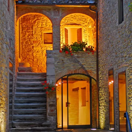 ファームステイ Relais La Torre Chiassa Superiore