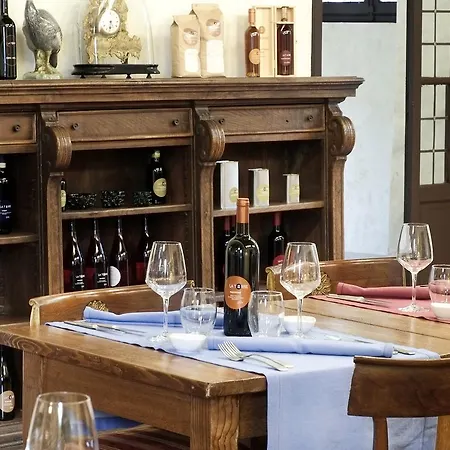 Relais La Torre ファームステイ Chiassa Superiore