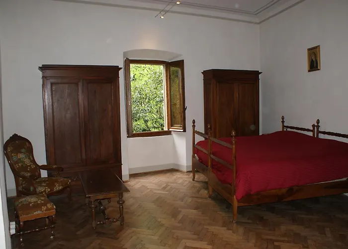 黎莱斯拉托雷酒店 * 基亚萨苏普尔亚略