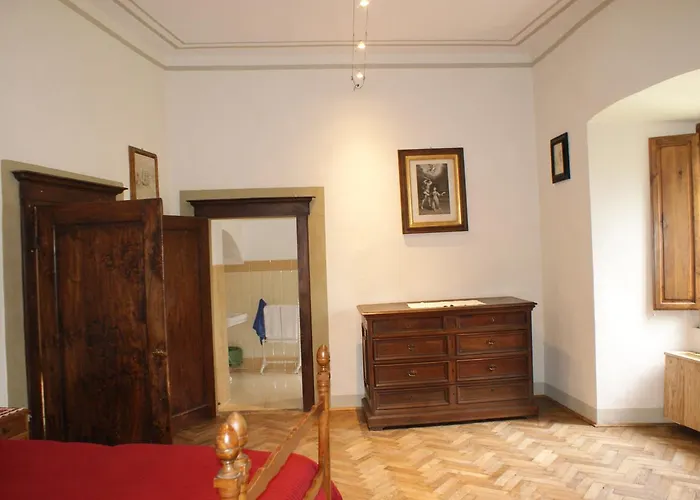 农家乐 黎莱斯拉托雷酒店 *