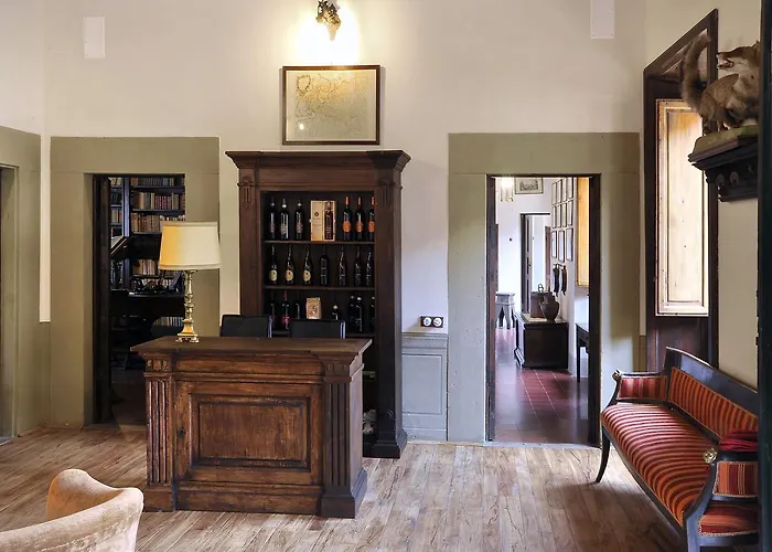 农家乐 黎莱斯拉托雷酒店 *